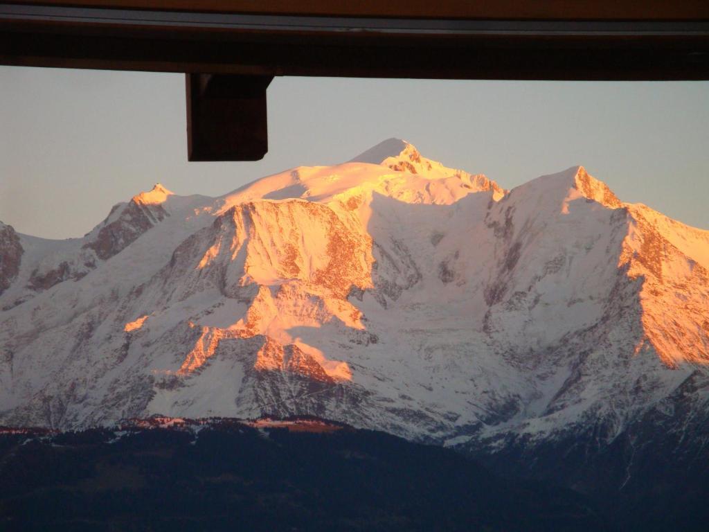 הוילה סלאנש La Joubarbe Au Balcon Du Mont-Blanc מראה חיצוני תמונה